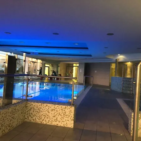 Club218 Varga Wellnessapartman * 시오포크
