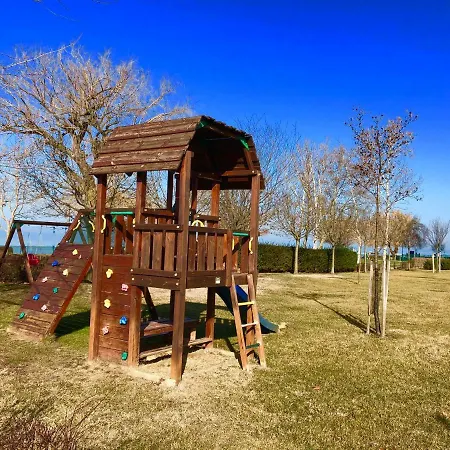 Club218 Varga Wellnessapartman *