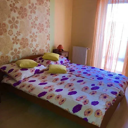 아파트 Club218 Varga Wellnessapartman