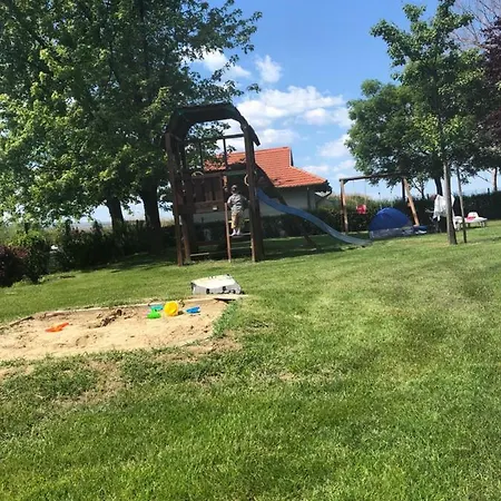아파트 Club218 Varga Wellnessapartman