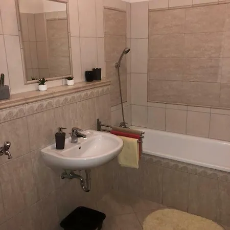 Club218 Varga Wellnessapartman 아파트