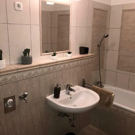 아파트 Club218 Varga Wellnessapartman